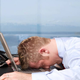 Illustration for article titled NO LAPTOP NO WHY U DO DIS